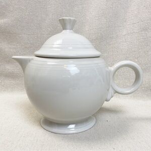 Vintage 1980s White Fiesta Ware Teapot, Homer Laughlin, USA, 5 cup capacity